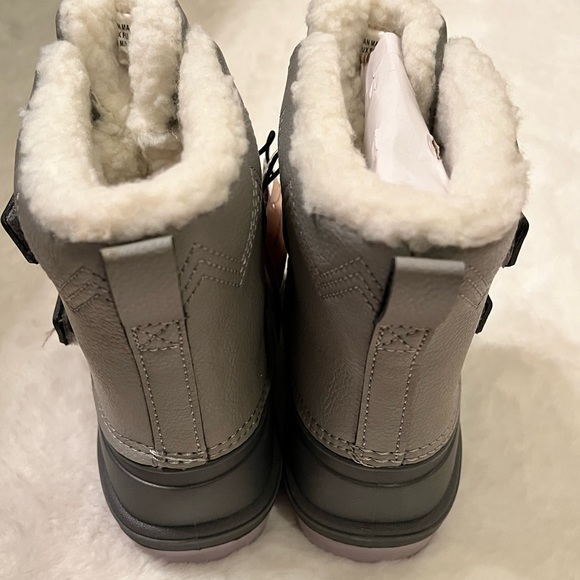 NEW Toddler wintert boots, size 9 - Picture 4 of 8
